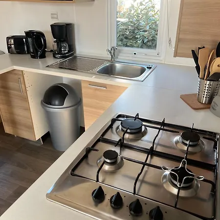 Mobil Ronce Le Bain منتزه العطل